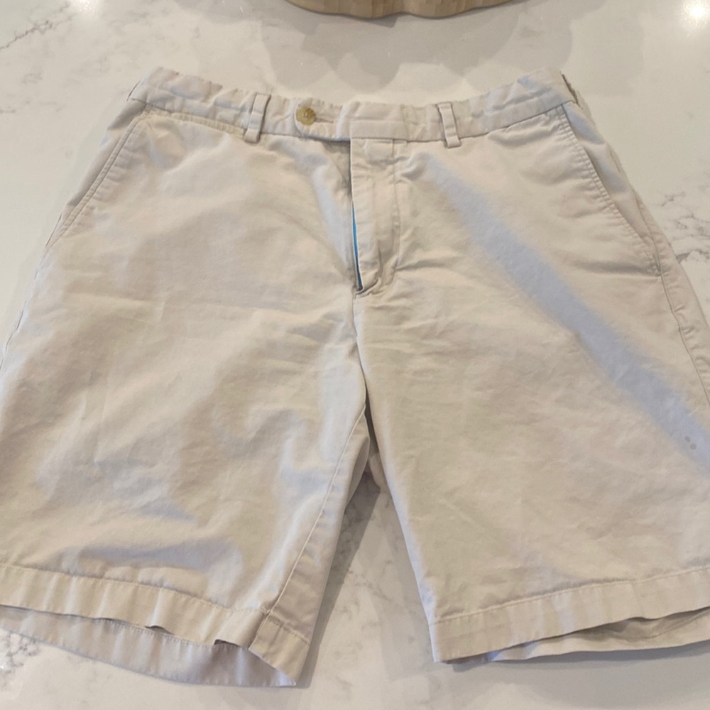 Peter Millar men’s khaki shorts